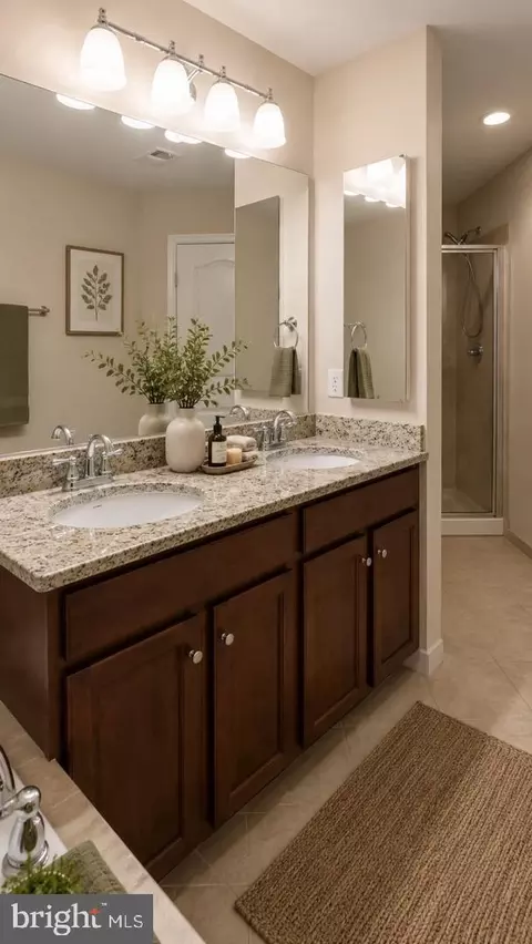 Bath - 42371 Trellis Sq, Brambleton, VA 20148 photo 2 of 4