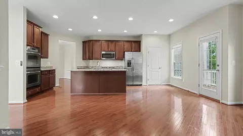 Other - 42371 Trellis Sq, Brambleton, VA 20148 photo 11 of 18