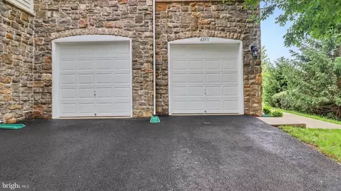 Exterior - 42371 Trellis Sq, Brambleton, VA 20148 photo 2 of 12