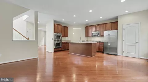 Entry Way - 42371 Trellis Sq, Brambleton, VA 20148 photo 9 of 19