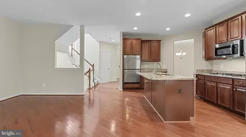 Entry Way - 42371 Trellis Sq, Brambleton, VA 20148 photo 8 of 19