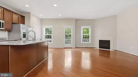 Living - 42371 Trellis Sq, Brambleton, VA 20148 photo 8 of 8