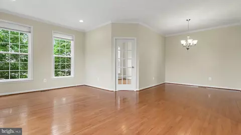 Living - 42371 Trellis Sq, Brambleton, VA 20148 photo 4 of 8