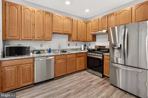Kitchen - 47582 Comer Sq, Sterling, VA 20165 photo 1 of 4
