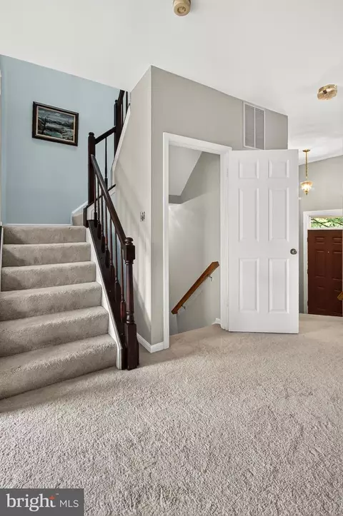 Entry Way - 47582 Comer Sq, Sterling, VA 20165 photo 3 of 4