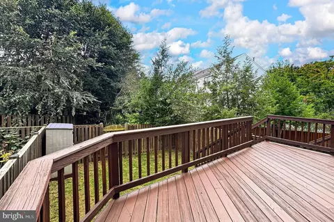 Exterior - 47582 Comer Sq, Sterling, VA 20165 photo 4 of 8