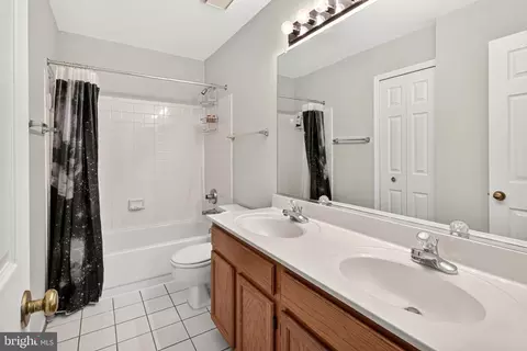 Bath - 47582 Comer Sq, Sterling, VA 20165 photo 5 of 6