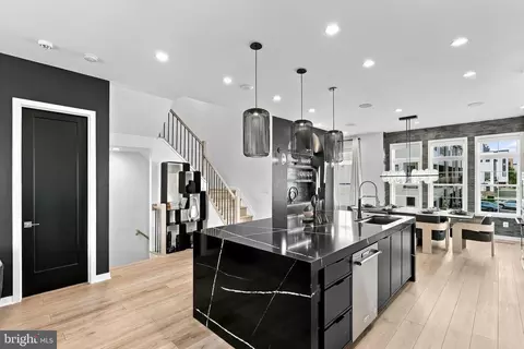 Kitchen - 43447 Wilcox Ter, Ashburn, VA 20148 photo 5 of 5