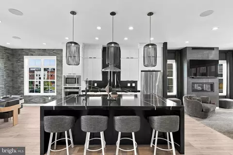Kitchen - 43447 Wilcox Ter, Ashburn, VA 20148 photo 4 of 5