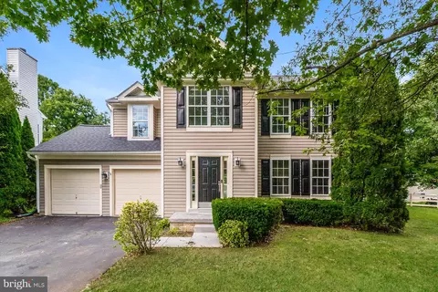 17292 Magic Mountain Dr, Round Hill, VA 20141