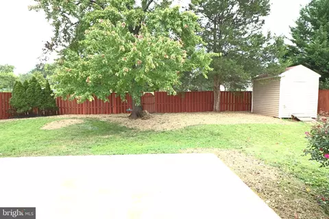 Exterior - 157 S Fox Rd S, Sterling, VA 20164 photo 3 of 10