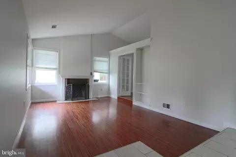 Living - 157 S Fox Rd S, Sterling, VA 20164 photo 2 of 5