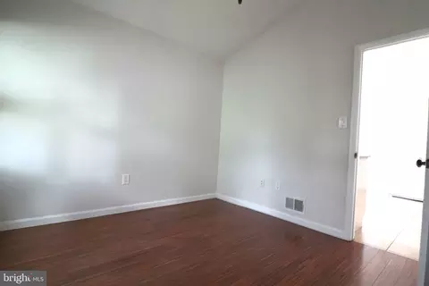 Bedroom - 157 S Fox Rd S, Sterling, VA 20164 photo 3 of 4