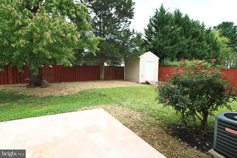 Exterior - 157 S Fox Rd S, Sterling, VA 20164 photo 5 of 10