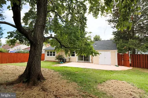 Exterior - 157 S Fox Rd S, Sterling, VA 20164 photo 8 of 10
