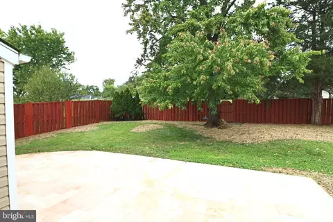 Exterior - 157 S Fox Rd S, Sterling, VA 20164 photo 4 of 10