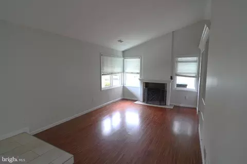 Living - 157 S Fox Rd S, Sterling, VA 20164 photo 3 of 5