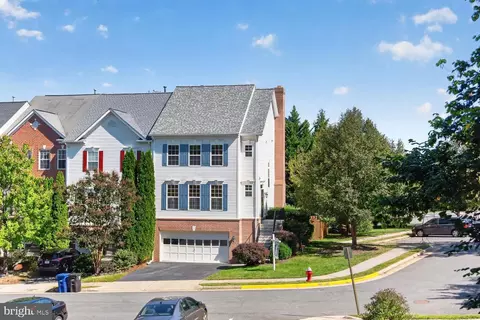 660 Burnside Ter SE, Leesburg, VA 20175