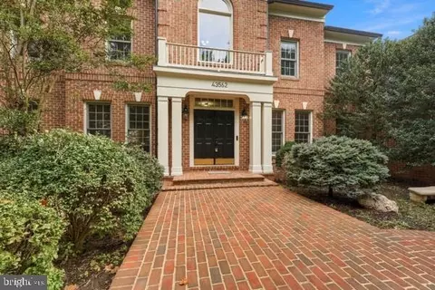 43562 Firestone Pl, Leesburg, VA 20176