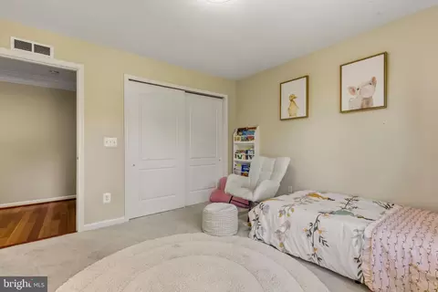 Bedroom - 43738 Webster Ct, Ashburn, VA 20147 photo 7 of 9