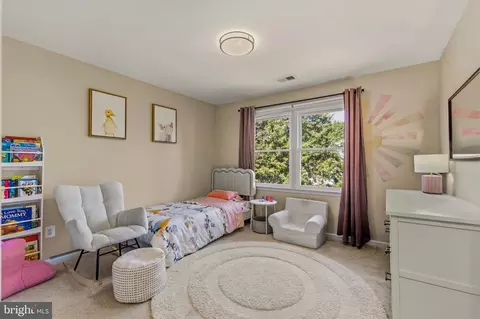 Bedroom - 43738 Webster Ct, Ashburn, VA 20147 photo 6 of 9