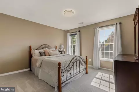 Bedroom - 43738 Webster Ct, Ashburn, VA 20147 photo 4 of 9