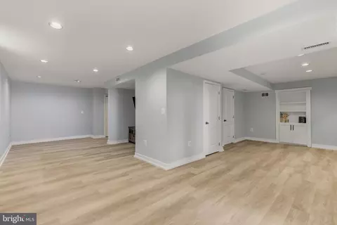 Living - 43738 Webster Ct, Ashburn, VA 20147 photo 2 of 2