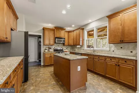 Kitchen - 43738 Webster Ct, Ashburn, VA 20147 photo 1 of 4