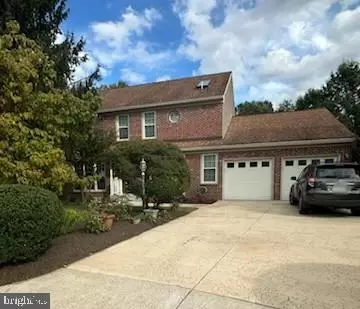 215 Heather Glen Rd, Sterling, VA 20165