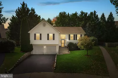 37739 Sutton Dr, Purcellville, VA 20132