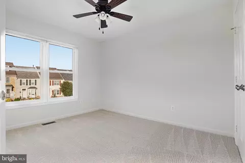 Bedroom - 43626 Blacksmith Sq, Ashburn, VA 20147 photo 5 of 8