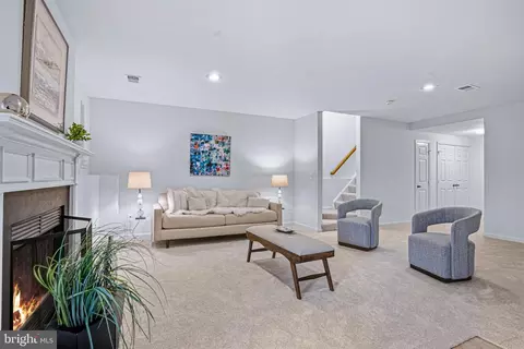 Living - 43626 Blacksmith Sq, Ashburn, VA 20147 photo 1 of 3