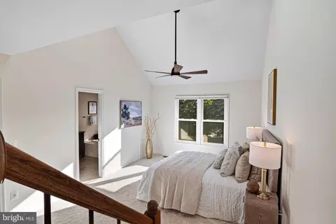Bedroom - 43626 Blacksmith Sq, Ashburn, VA 20147 photo 4 of 8