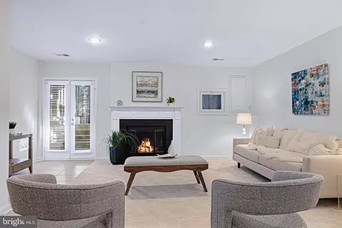 Living - 43626 Blacksmith Sq, Ashburn, VA 20147 photo 2 of 3