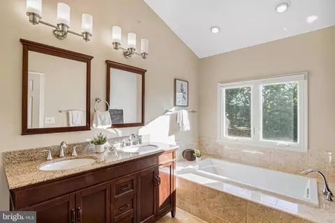Bath - 43626 Blacksmith Sq, Ashburn, VA 20147 photo 2 of 6