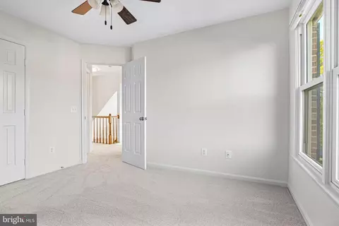 Bedroom - 43626 Blacksmith Sq, Ashburn, VA 20147 photo 6 of 8