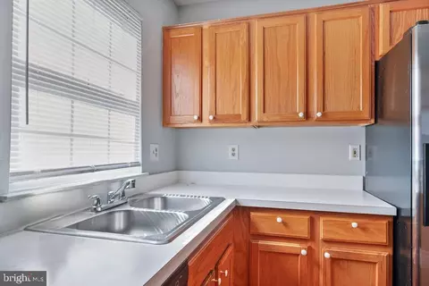 Kitchen - 46049 Marble Ter, Sterling, VA 20166 photo 2 of 9