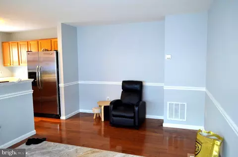 Living - 46049 Marble Ter, Sterling, VA 20166 photo 1 of 2