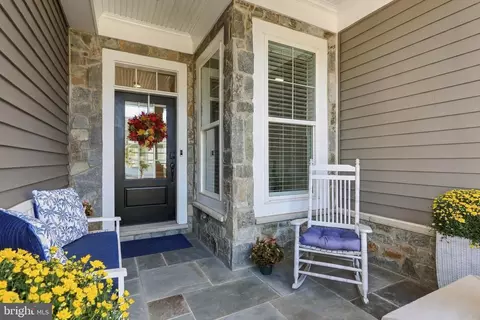 Exterior - 42724 Cushing Ter, Ashburn, VA 20148 photo 5 of 18
