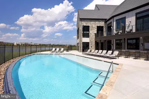 Exterior - 42724 Cushing Ter, Ashburn, VA 20148 photo 14 of 18