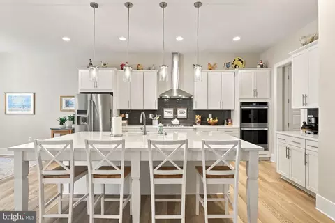 Kitchen - 42724 Cushing Ter, Ashburn, VA 20148 photo 5 of 7