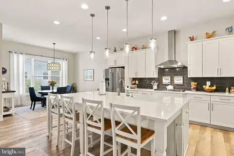 Kitchen - 42724 Cushing Ter, Ashburn, VA 20148 photo 6 of 7