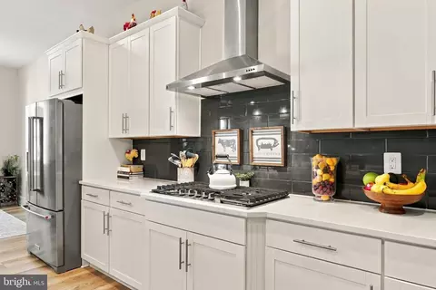 Kitchen - 42724 Cushing Ter, Ashburn, VA 20148 photo 3 of 7