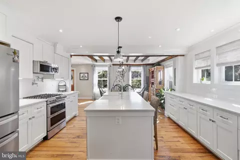 Kitchen - 36 Main St, Round Hill, VA 20141 photo 4 of 4