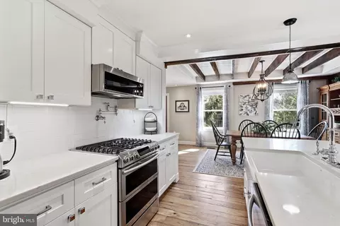 Kitchen - 36 Main St, Round Hill, VA 20141 photo 3 of 4