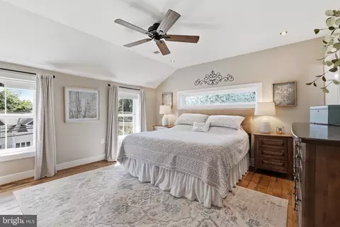 Bedroom - 36 Main St, Round Hill, VA 20141 photo 1 of 4
