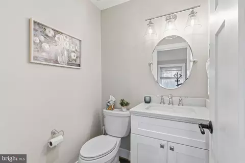 Bath - 36 Main St, Round Hill, VA 20141 photo 1 of 4