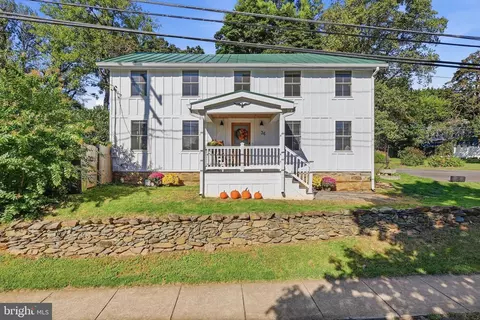 Exterior - 36 Main St, Round Hill, VA 20141 photo 1 of 5