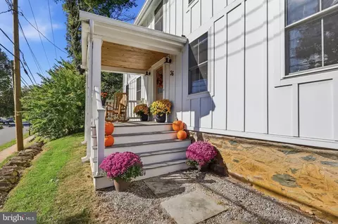 Exterior - 36 Main St, Round Hill, VA 20141 photo 3 of 5