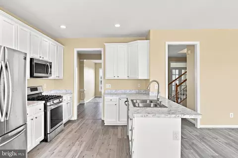 Kitchen - 22675 Simonet Blanc Ter, Ashburn, VA 20148 photo 2 of 3